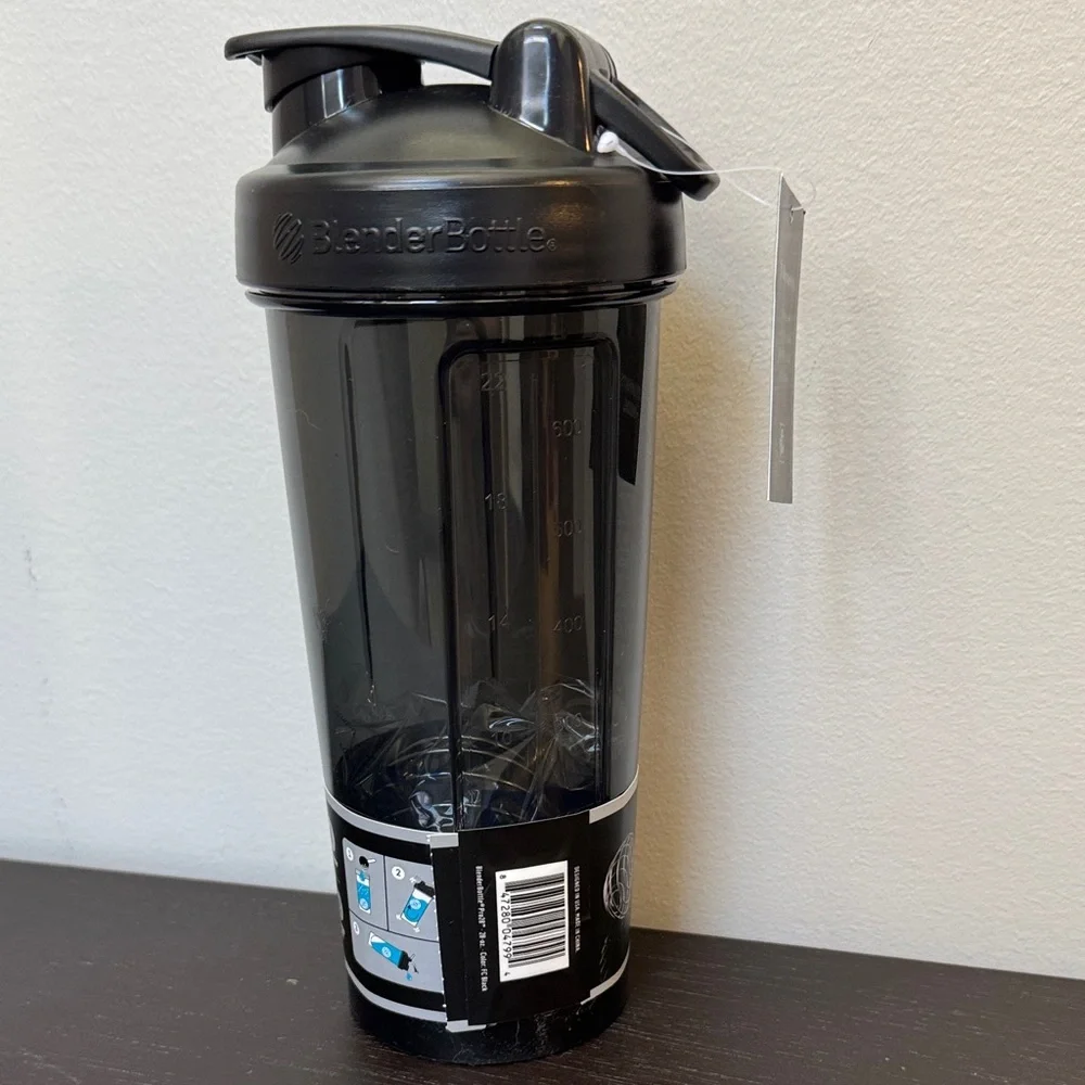 BlenderBottle Pro28 Black Water Bottle - Picture 2 of 4